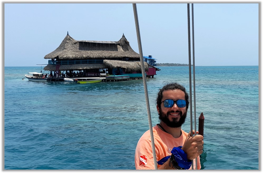 The Casa En El Agua hostal perched on a reef in the San Bernado islands, a 2 hour speed boat ride from Cartagena