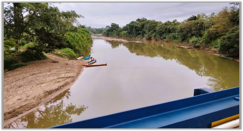 The  Rio Tibu´close to Tres Bocas, an open border with Venezuela, tightly controlled by armed groups.