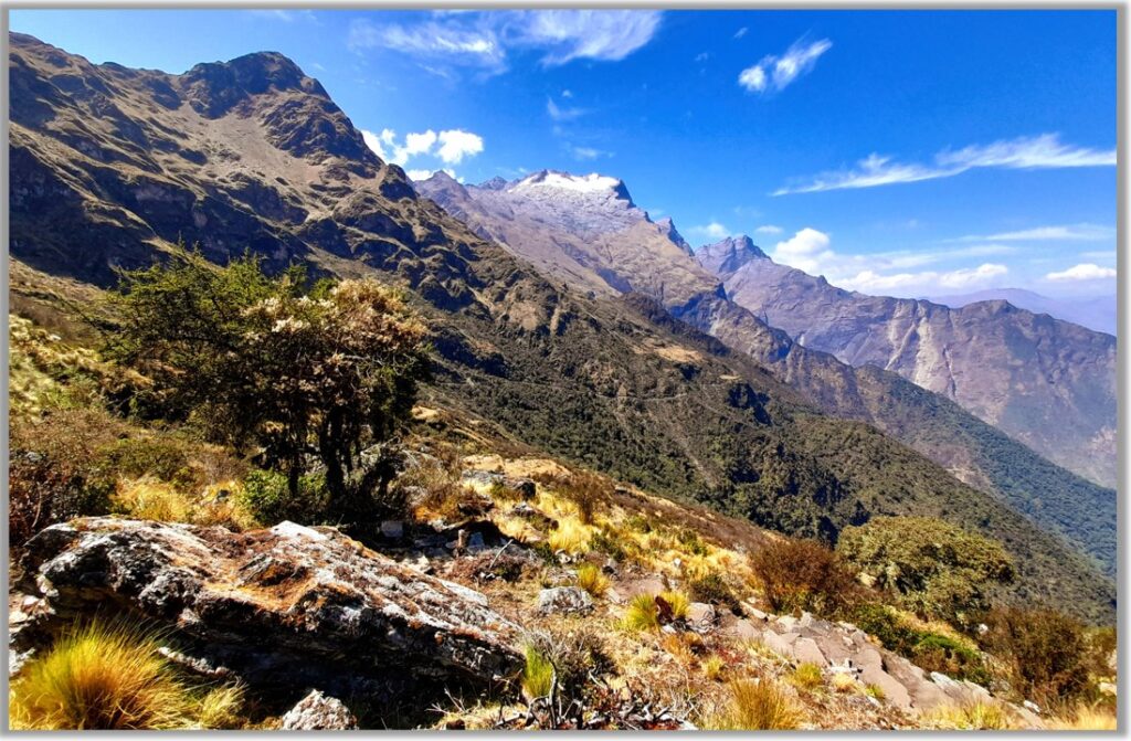 tunning scenery around Abra San Juan at 4,150 meters (13,600 feet)